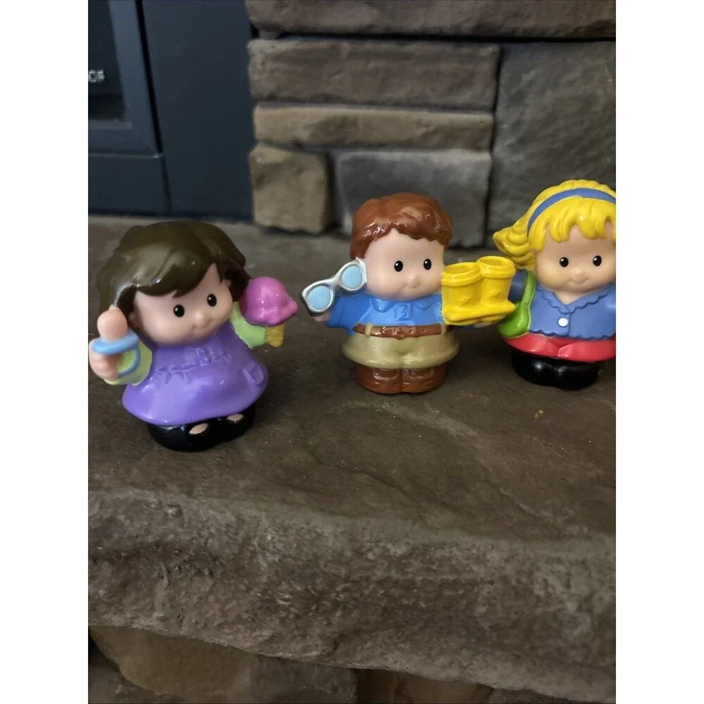 Fisher Price Little  People Travel Vacation Lot 6 Pc Plus Wheelchair Beach